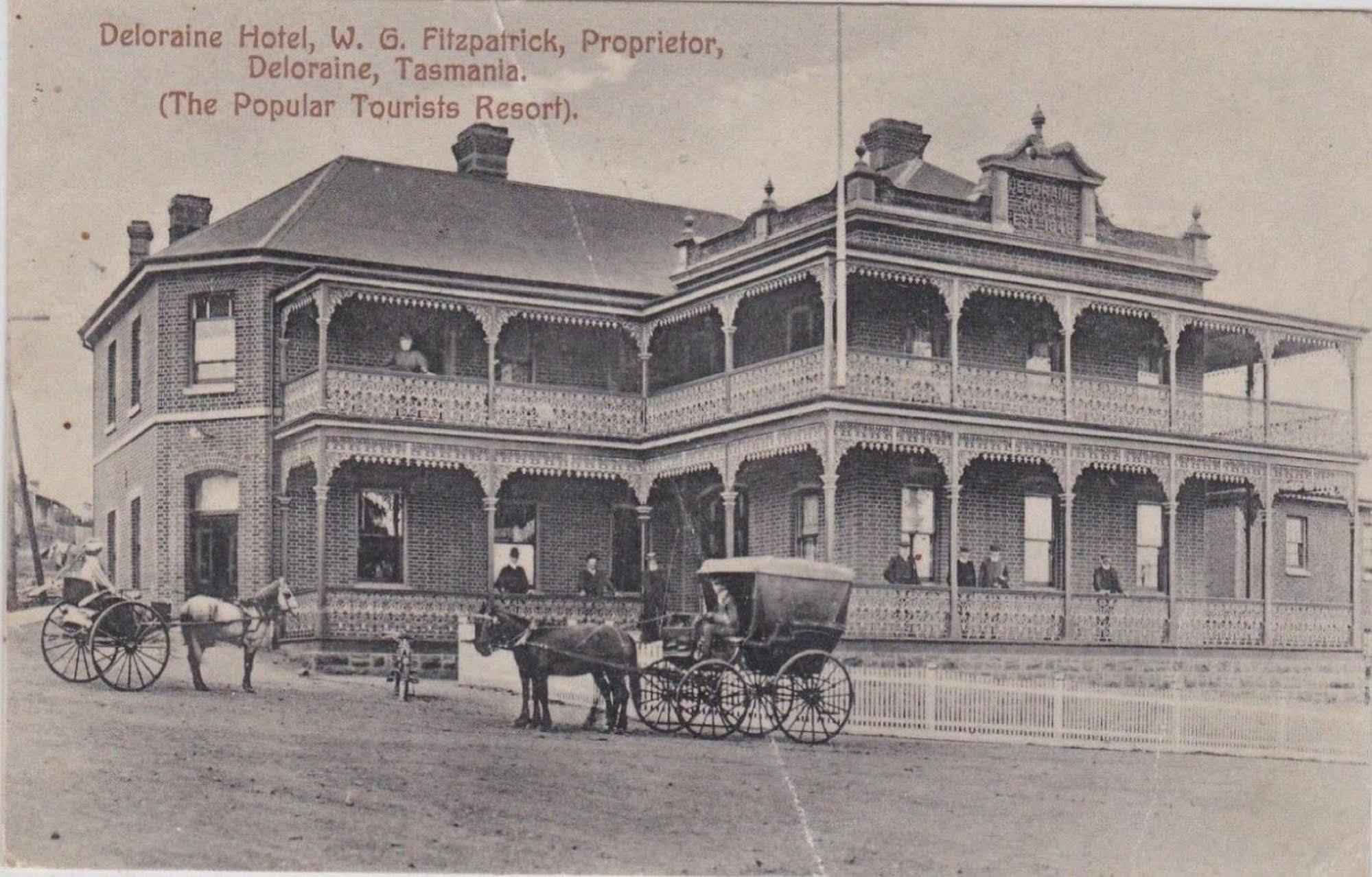 Deloraine Hotel Esterno foto